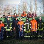 Gruppenfoto von der Weihnachtsbaum-Sammelaktion 2014