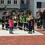 Die Blaulichter zu Besuch in der Braunschweiger Kinderklinik
